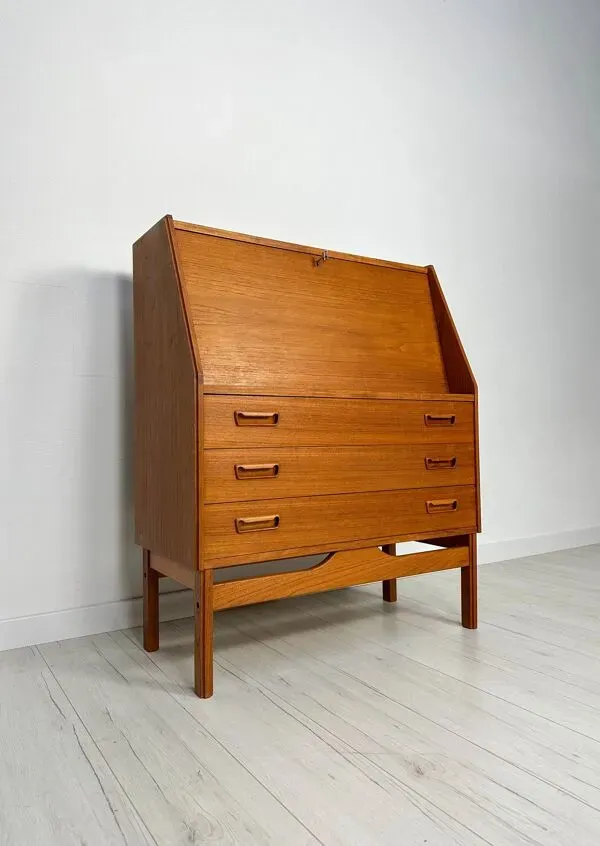 Illustration numéro 3 du produit 1960s Vintage Danish Teak Secretary by Dyrlund