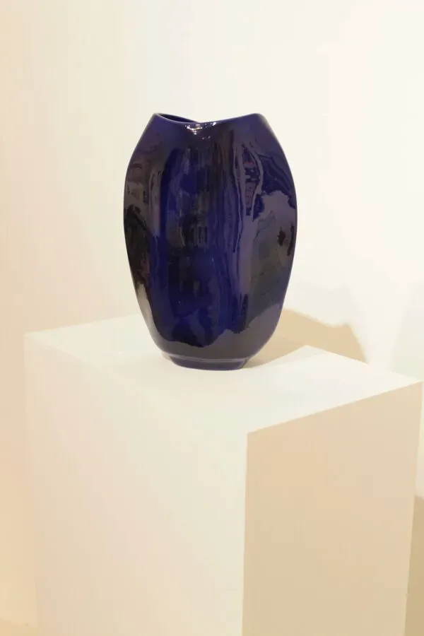 Illustration numéro 3 du produit Important vase bleu en céramique émaillée signé de Max Idlasflag