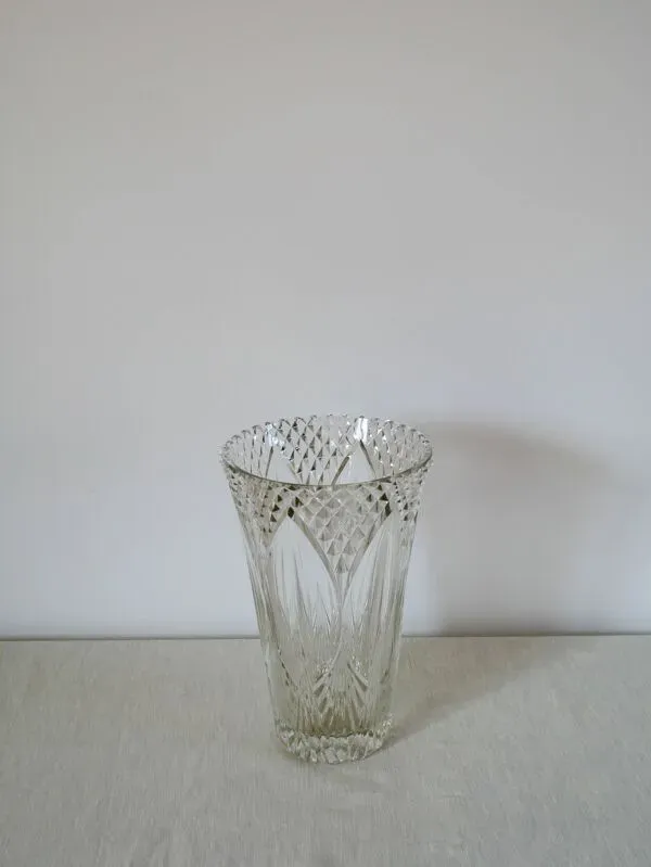 Illustration numéro 3 du produit Vase en cristal à motifs art déco, 1950