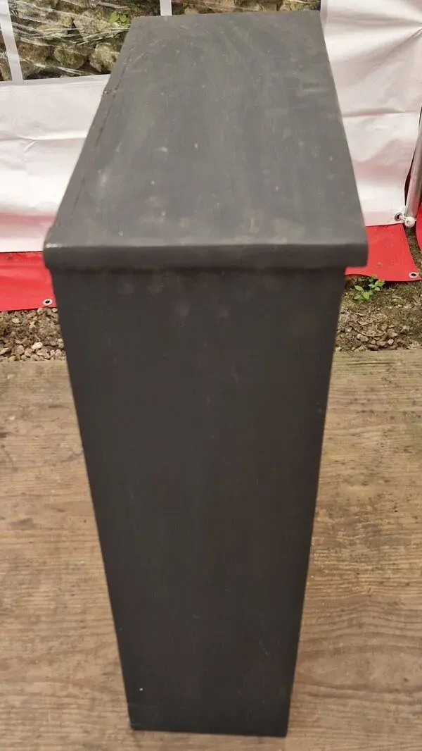 Illustration numéro 3 du produit Étagère sur pieds