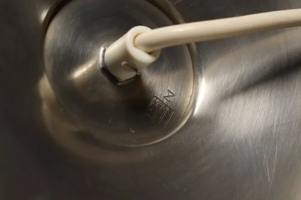 Illustration numéro 3 du produit Lampadaire en étain par Harald Buchrucker, années 1960