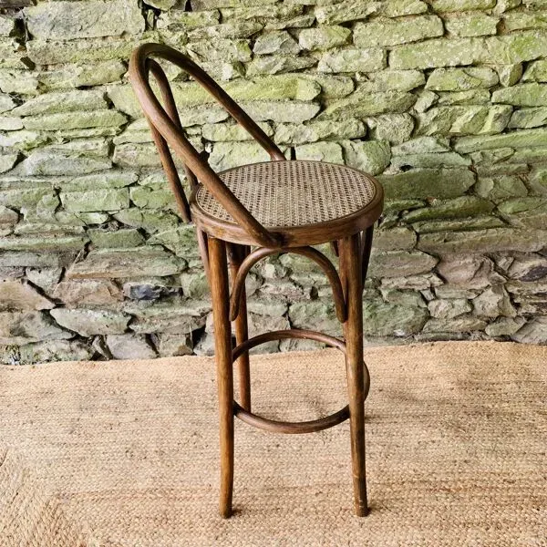 Illustration numéro 3 du produit Ancien tabouret haut