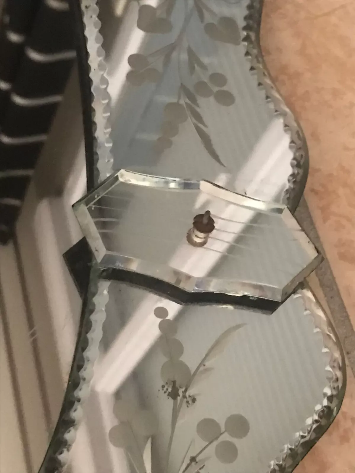 Illustration numéro 3 du produit Miroir vénitien