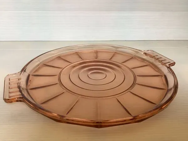 Illustration numéro 3 du produit Plat verre rose avec anses style Rosaline