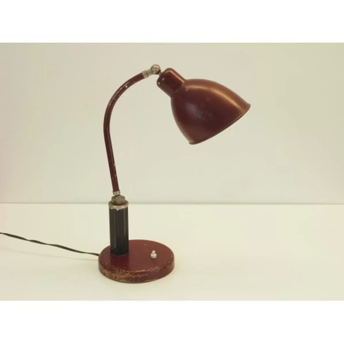 Illustration numéro 3 du produit Lampe de bureau Bauhaus Christian Dell