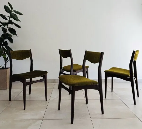 Illustration numéro 3 du produit Chaises vintage en palissandre de style scandinave