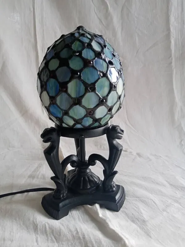 Illustration numéro 3 du produit Petite lampe Ovoïde