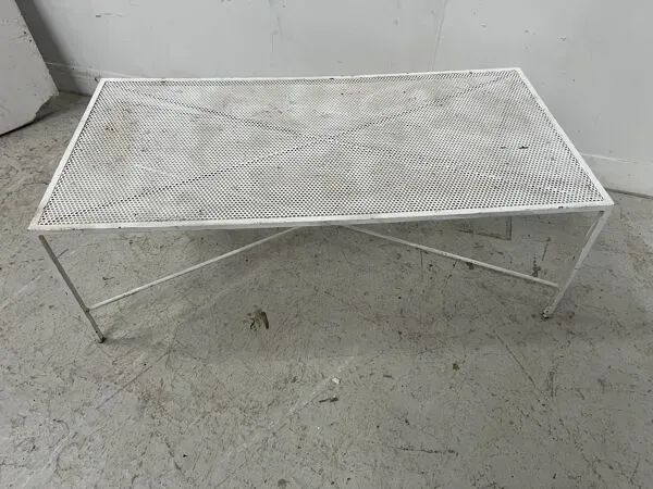 Illustration numéro 3 du produit Table basse en fer forgé peint XX siècle