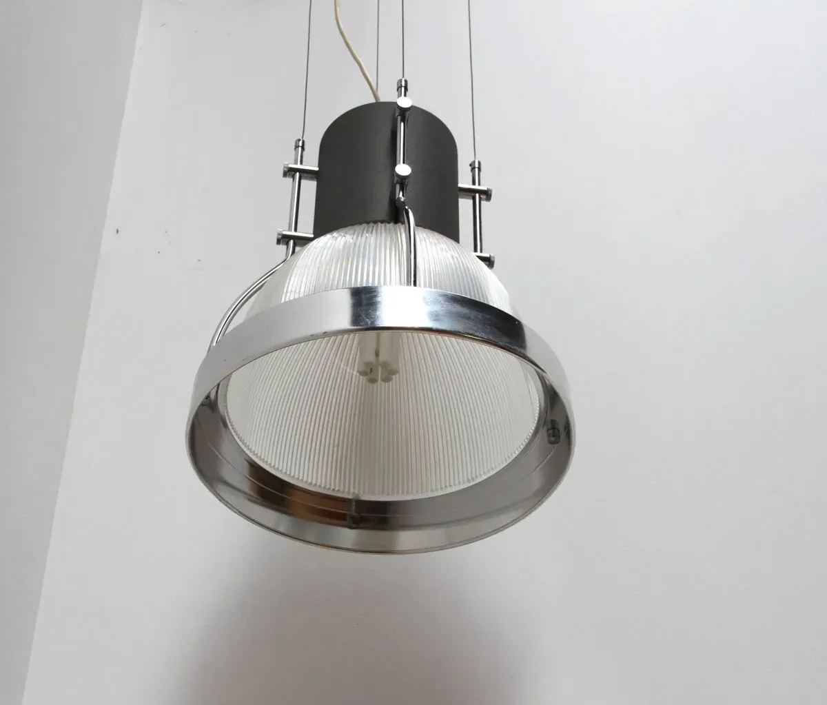 Illustration numéro 3 du produit Suspension industrielle