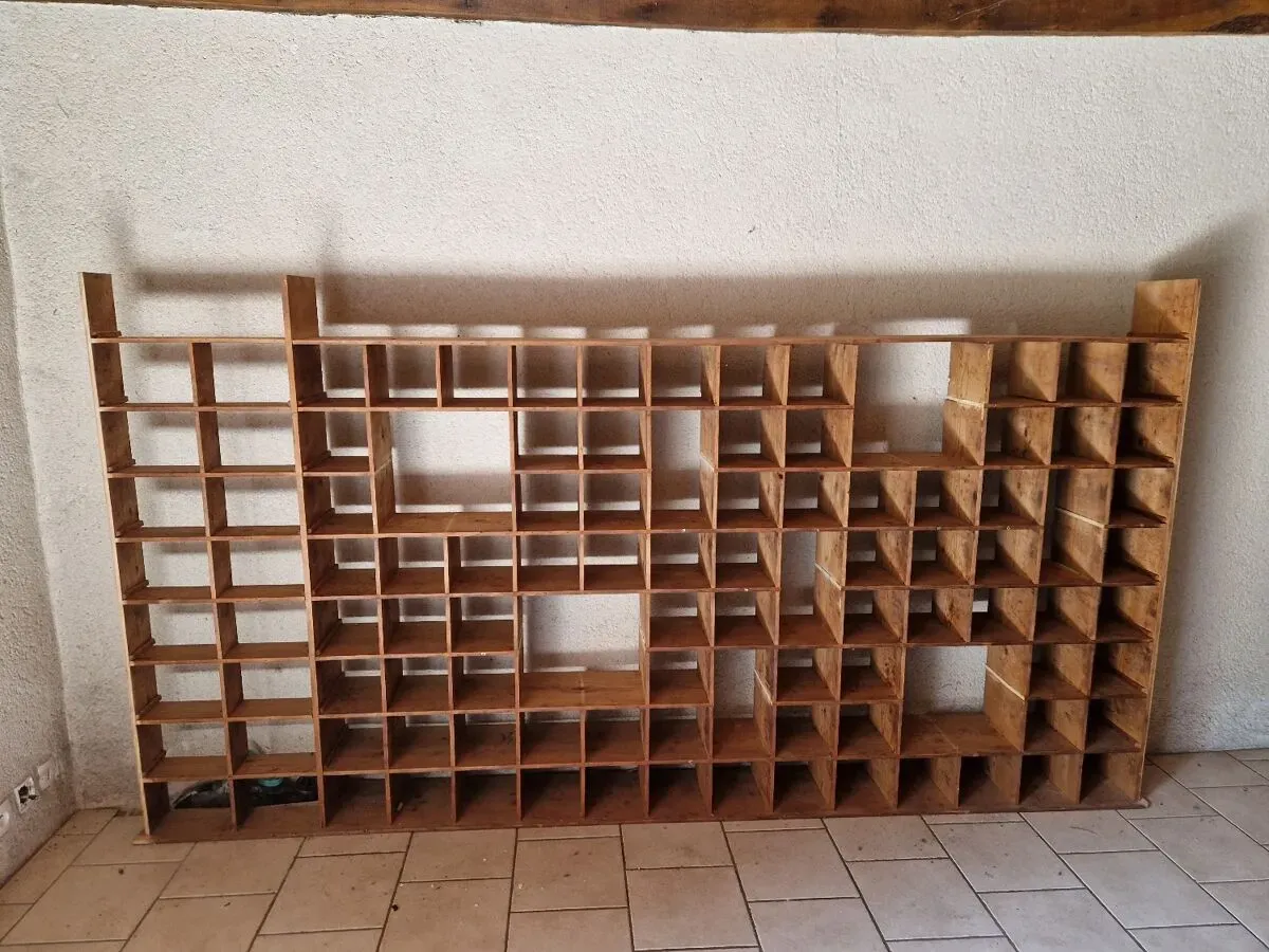 Illustration numéro 3 du produit Grand meuble de métier en bois