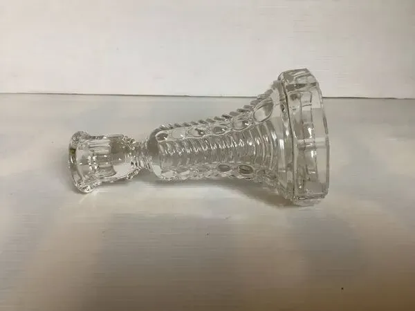 Illustration numéro 3 du produit Paire d’anciens bougeoirs Val Saint Lambert Art Déco