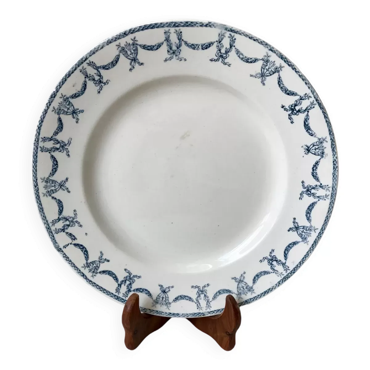 Illustration numéro 3 du produit plat rond en Terre de Fer bleu U&C Digoin Sarreguemines modèle Les Ternes fin XIXème