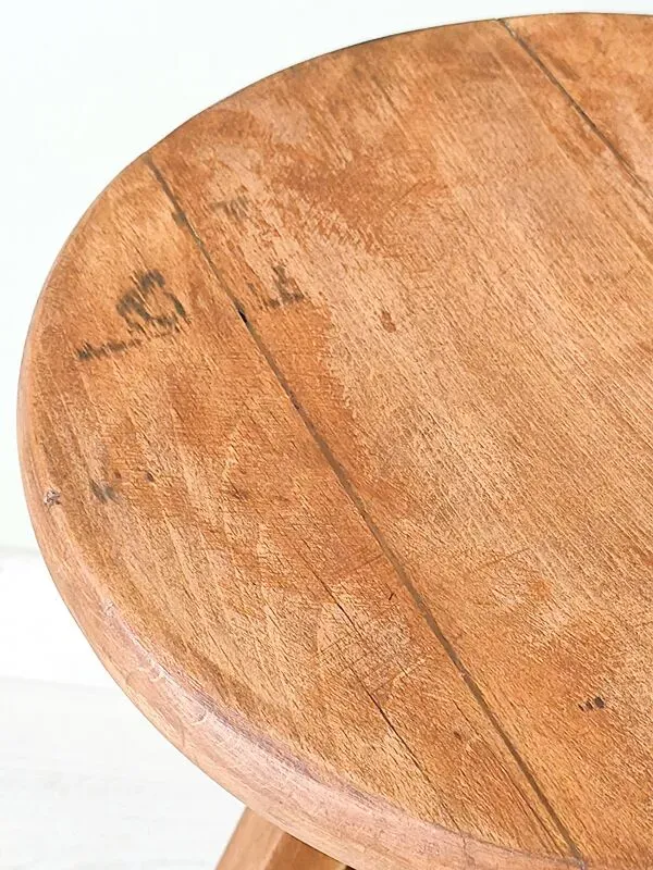 Illustration numéro 3 du produit Tabouret d'atelier réglable ancien en bois massif