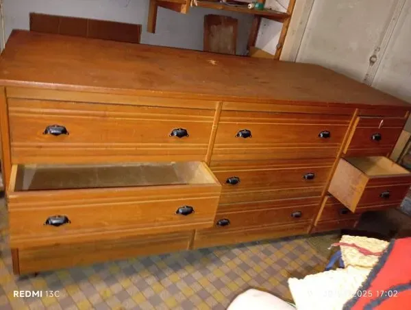 Illustration numéro 3 du produit Meuble de métier