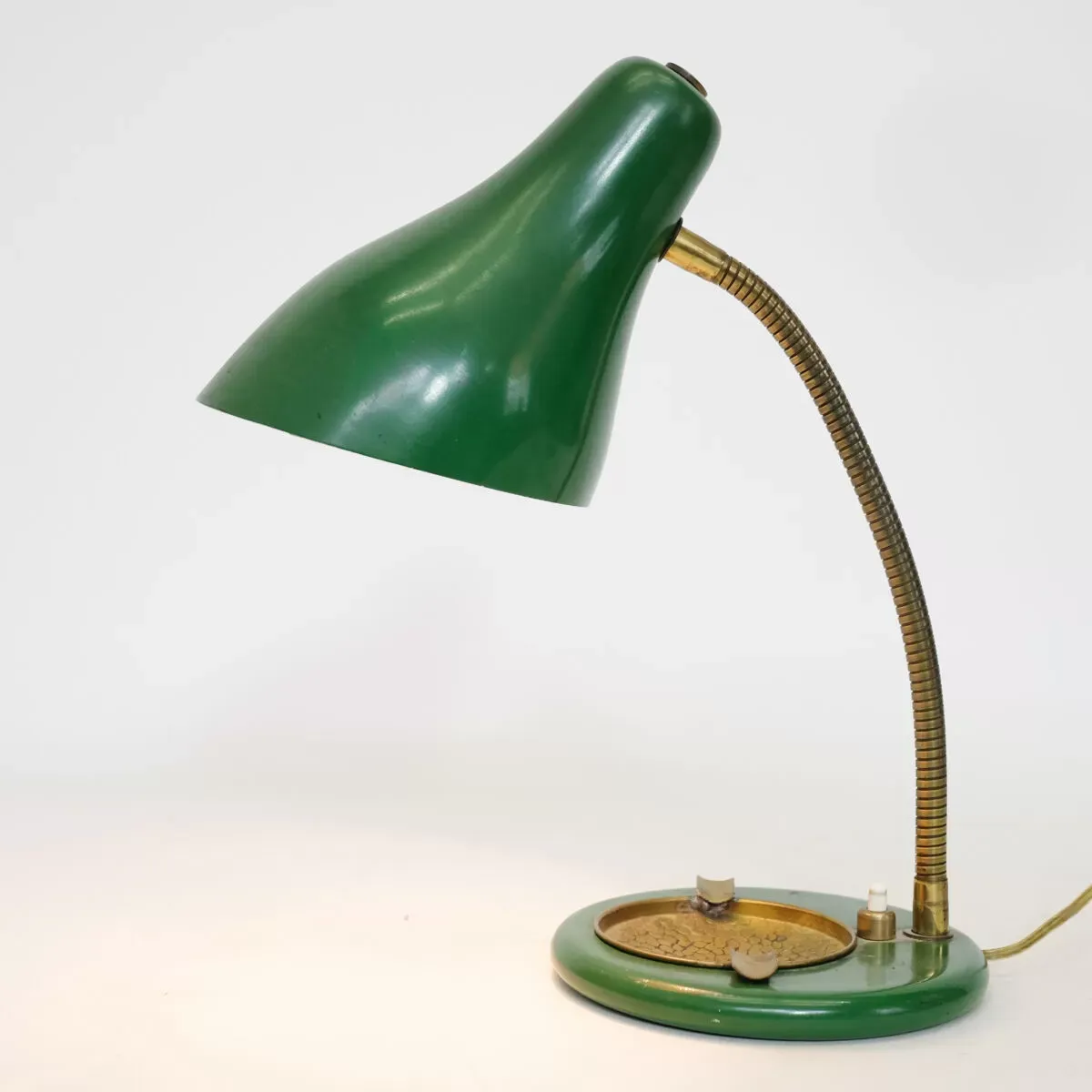 Illustration numéro 3 du produit Lampe vert et or des années 50