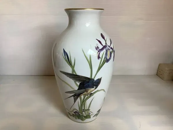 Illustration numéro 3 du produit Grand vase oiseaux et fleurs en porcelaine