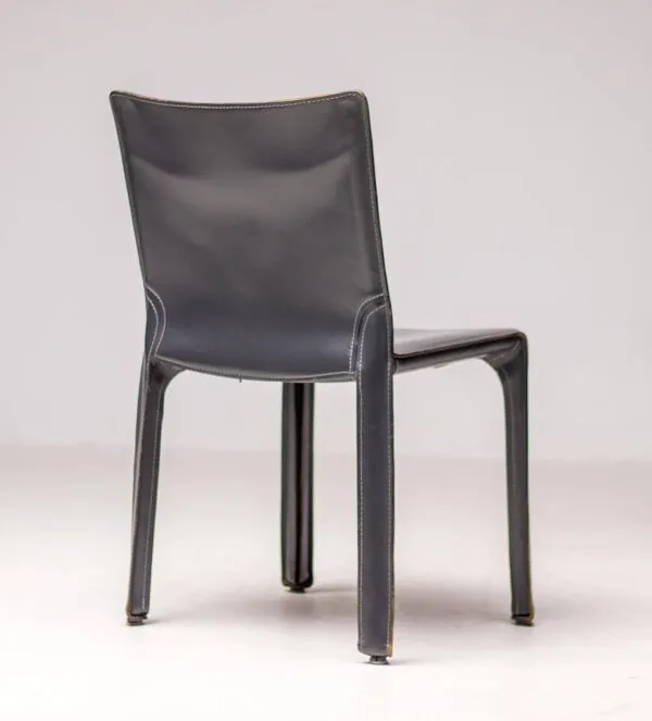 Illustration numéro 3 du produit Chaise de salle à manger Cab Dining gris peau d'éléphant de Mario Bellini pour Cassina