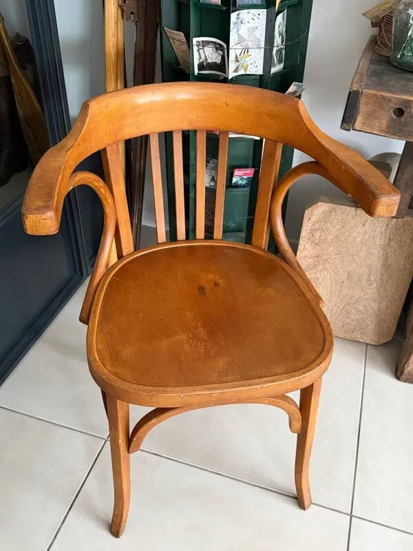 Illustration numéro 3 du produit Fauteuil de bureau Baumann bois courbé 1950