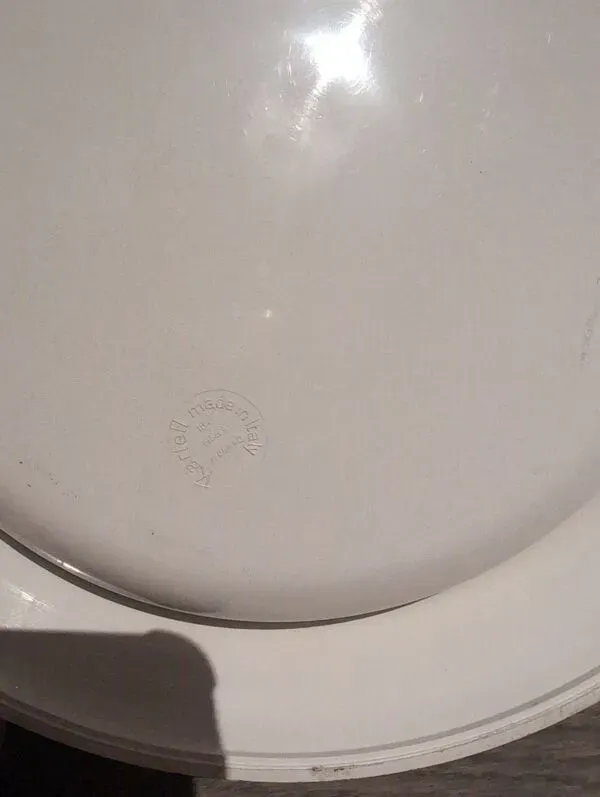 Illustration numéro 3 du produit Vide poche cendrier Kartell par Sergio Asti