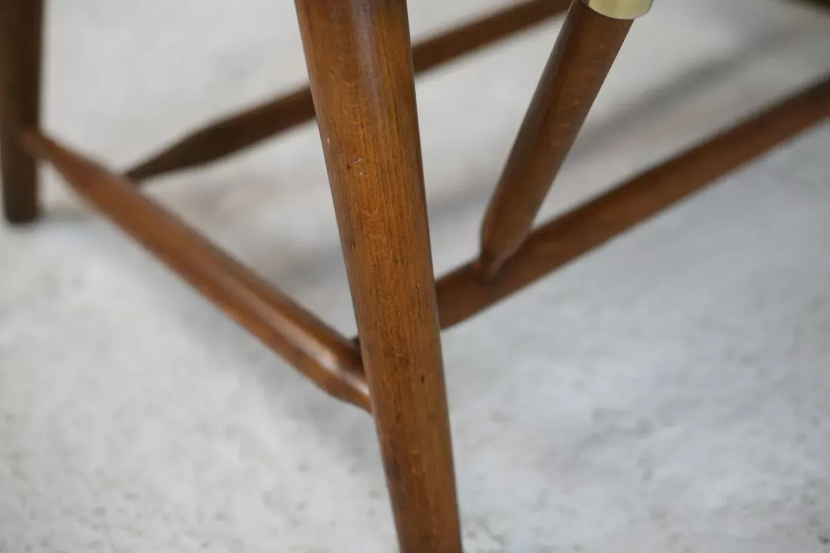 Illustration numéro 3 du produit Chauffeuse de Alf Svensson, modèle TeVe, édité par Ljungs Industrier, Suède, 1953. Retapissé rouge.