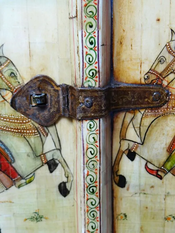 Illustration numéro 3 du produit Miroir fenêtre Rajasthan en os peint main décor cavalier ancien début XXe