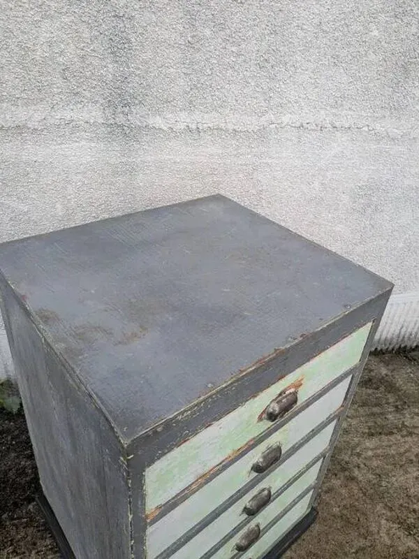 Illustration numéro 3 du produit Meuble de métier, commode