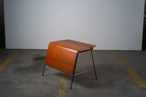 Illustration numéro 3 du produit Bureau d'enseignant Munkegaard, Arne Jacobsen