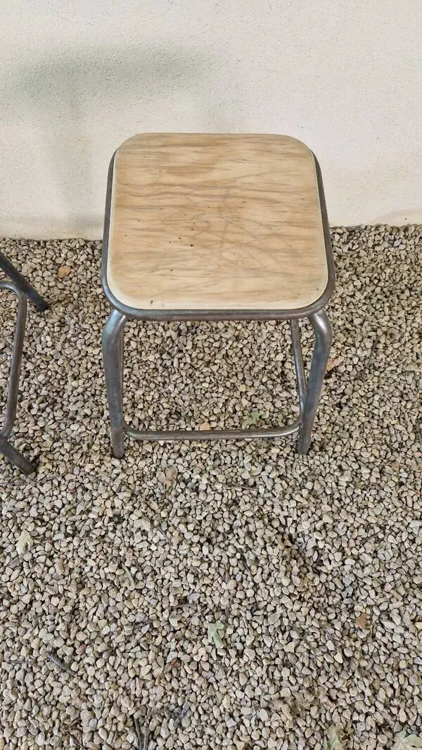 Illustration numéro 3 du produit Tabourets industriels