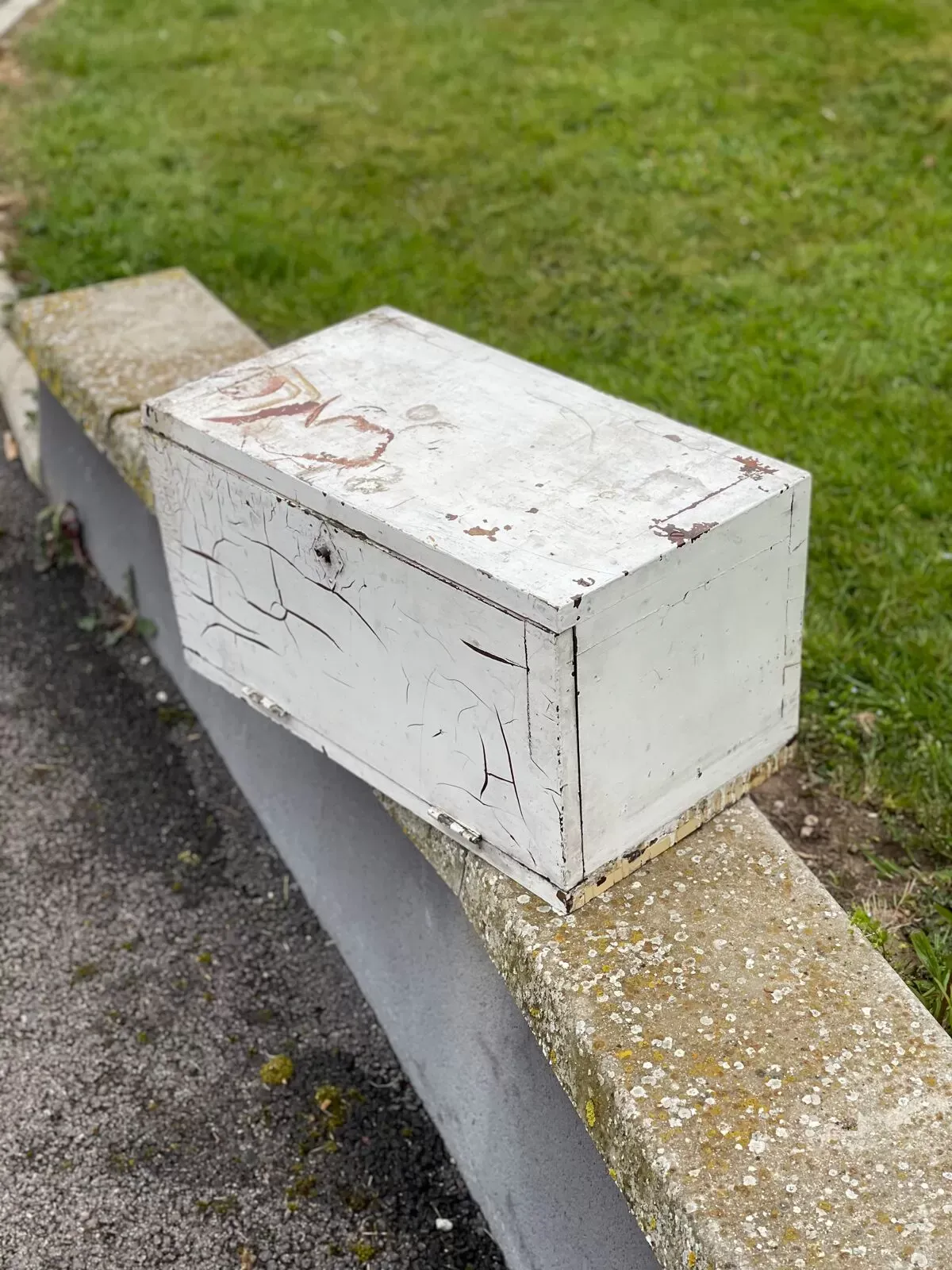 Illustration numéro 3 du produit Meuble d’atelier de métier à 8 tiroirs bijoutier