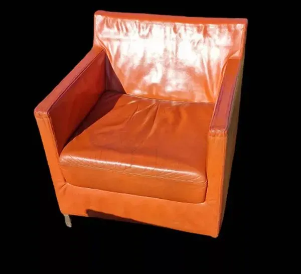 Illustration numéro 3 du produit Paire de fauteuil club en cuir orange 1980