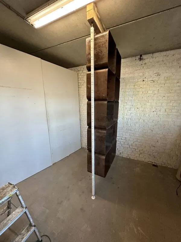 Illustration numéro 3 du produit Meuble mural séparateur de pièces industrie 1970