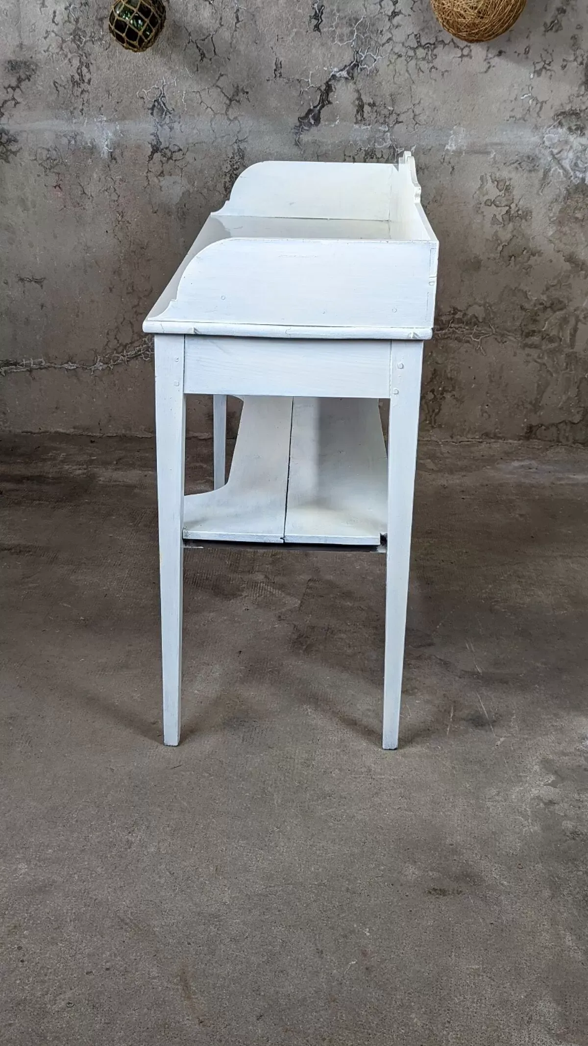 Illustration numéro 3 du produit Meuble de toilette Louis Philippe