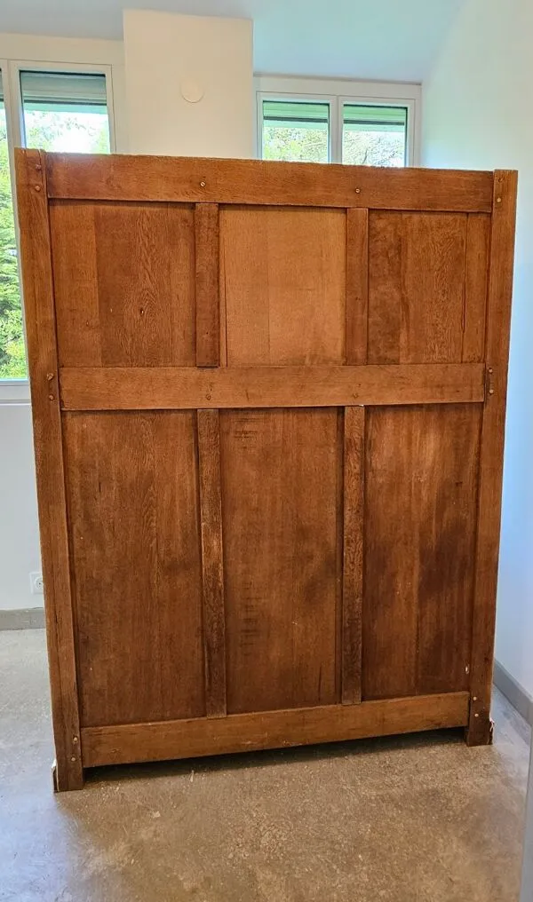 Illustration numéro 3 du produit Meuble de métier à casiers, bibliothèque en bois massif