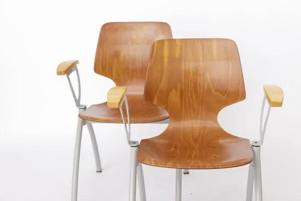 Illustration numéro 3 du produit Ensemble de 4 chaises empilables vintage Pagholz, chaises de salle à manger industrielles, allemandes.