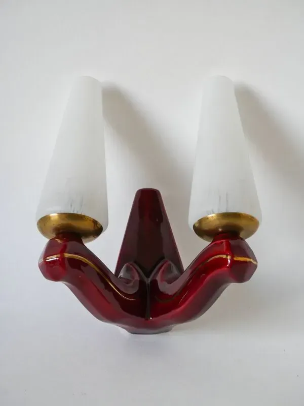 Illustration numéro 3 du produit Applique double globes en verre et support en céramique bordeaux Art Déco 1930