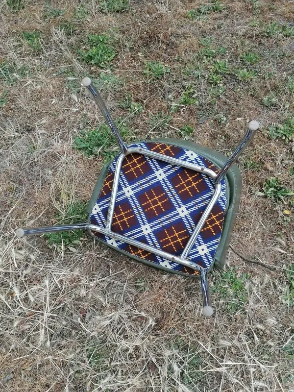 Illustration numéro 3 du produit Fauteuil vintage de conférence en skaï vert Roset SNA