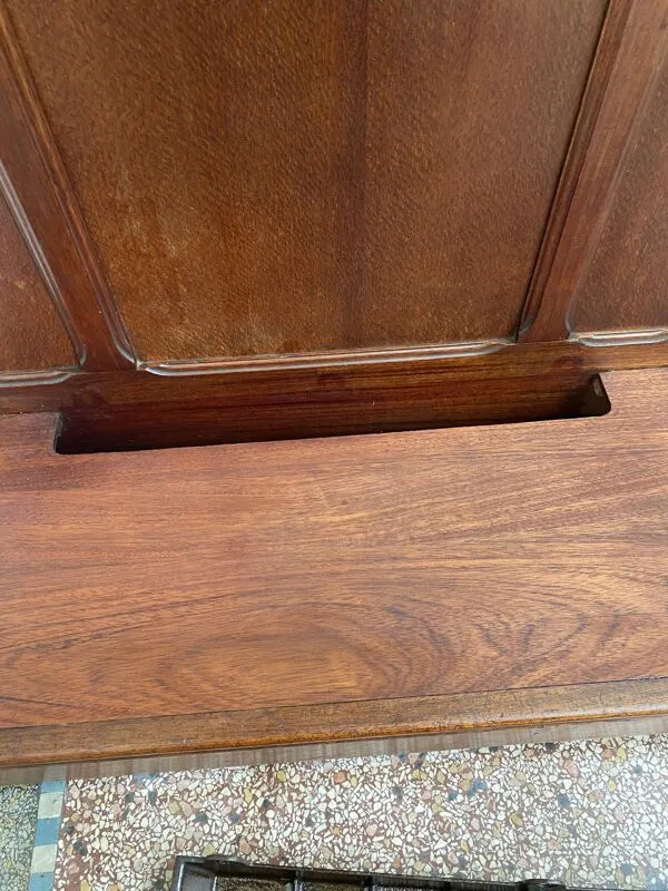 Illustration numéro 3 du produit Vestiaire / porte manteaux ancien en bois massif avec miroir, tablette