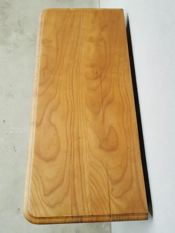 Illustration numéro 3 du produit Buffet vintage en merisier rénové