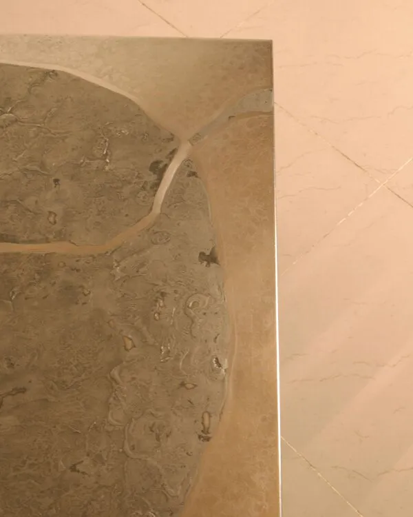 Illustration numéro 3 du produit Table basse sculpturale en bois et acier par Heinz Lilienthal 60's