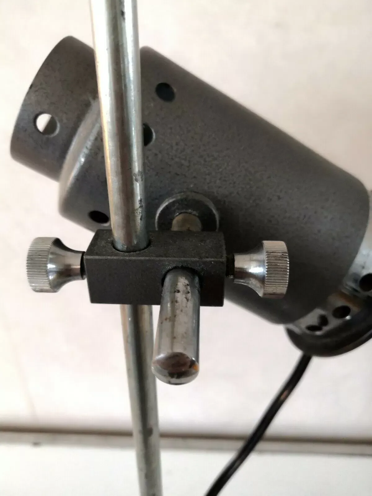 Illustration numéro 3 du produit Lampe industrielle design années 60