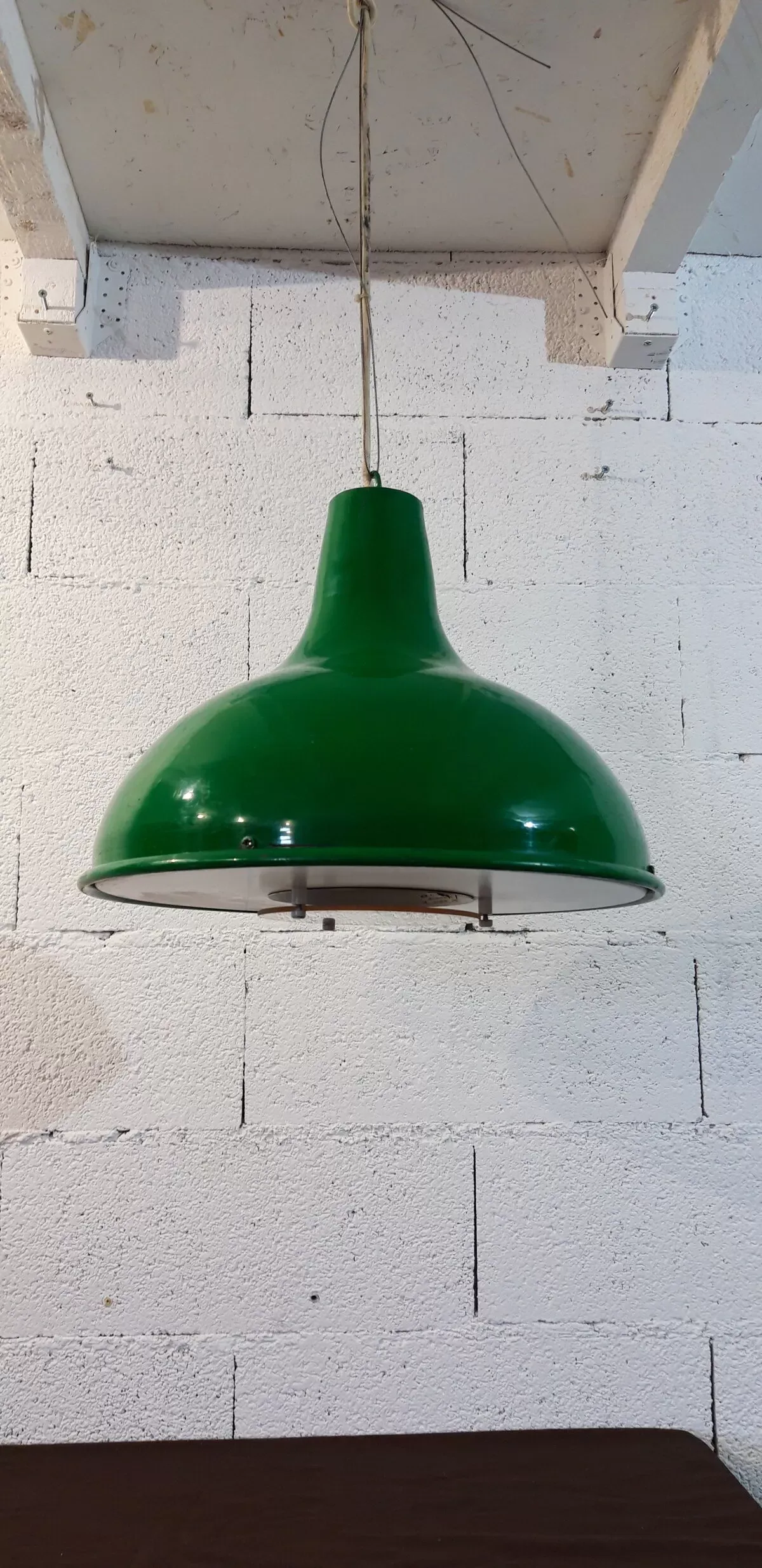 Illustration numéro 3 du produit Suspension industrielle année 80