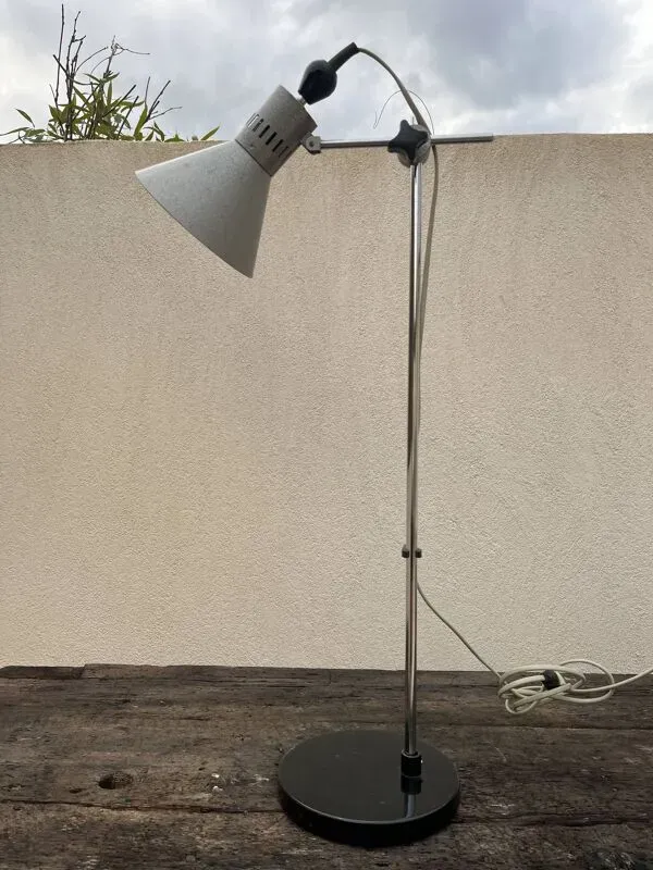 Illustration numéro 3 du produit lampe de bureau industrielle années 60