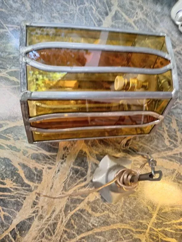 Illustration numéro 3 du produit Suspension en vitrail