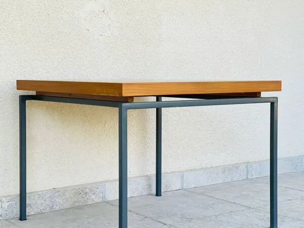 Illustration numéro 3 du produit Table basse vintage en teck 1960