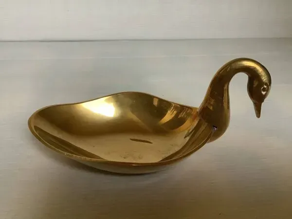 Illustration numéro 3 du produit Vide poche baguier cygne zoomorphe en laiton