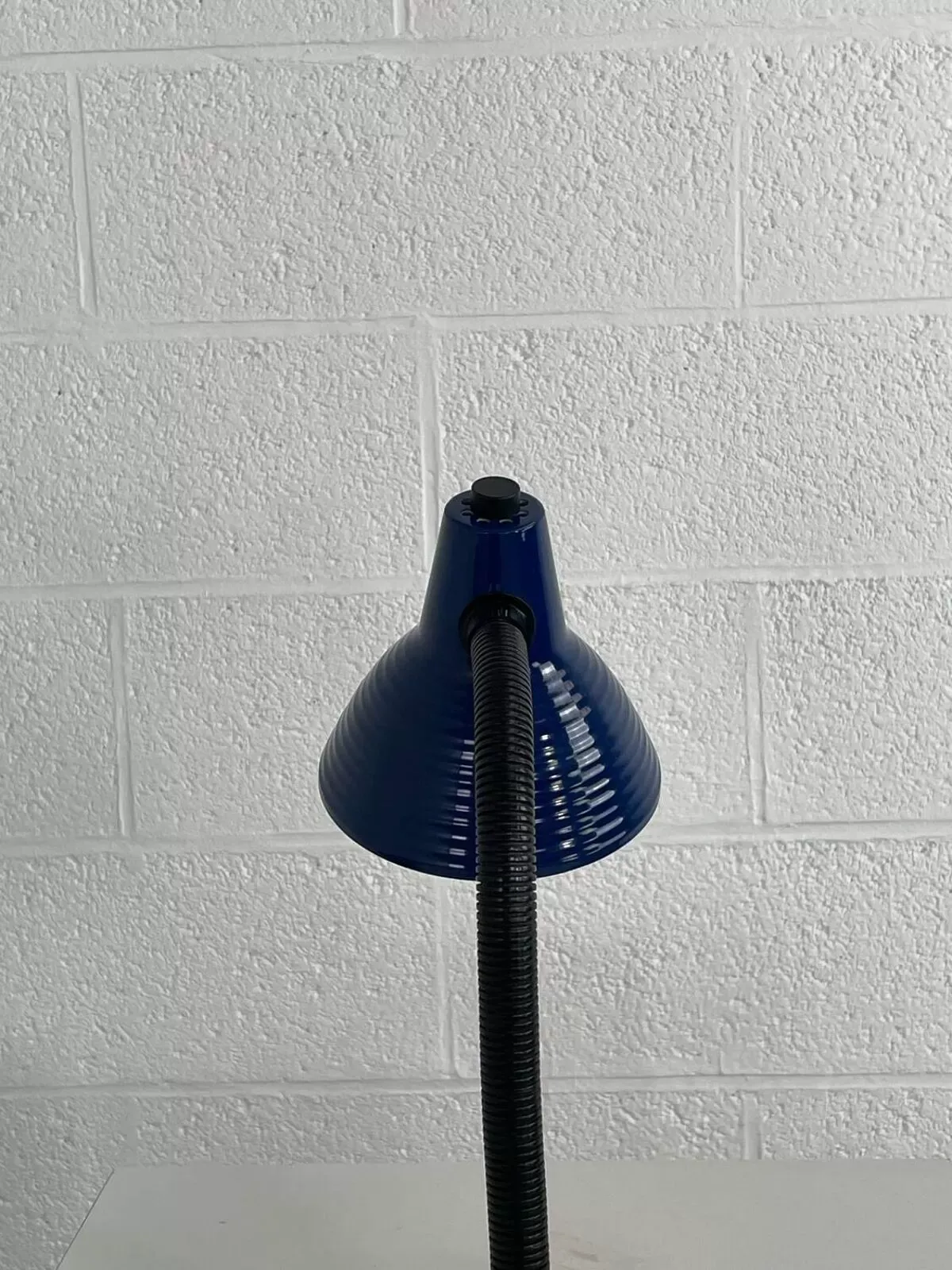 Illustration numéro 3 du produit Lampe de bureau industriel