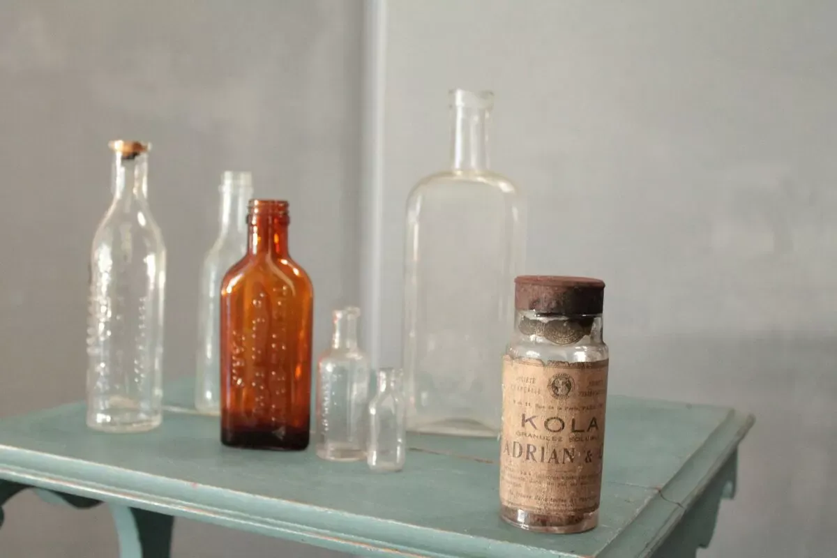 Illustration numéro 3 du produit Bouteilles en verre