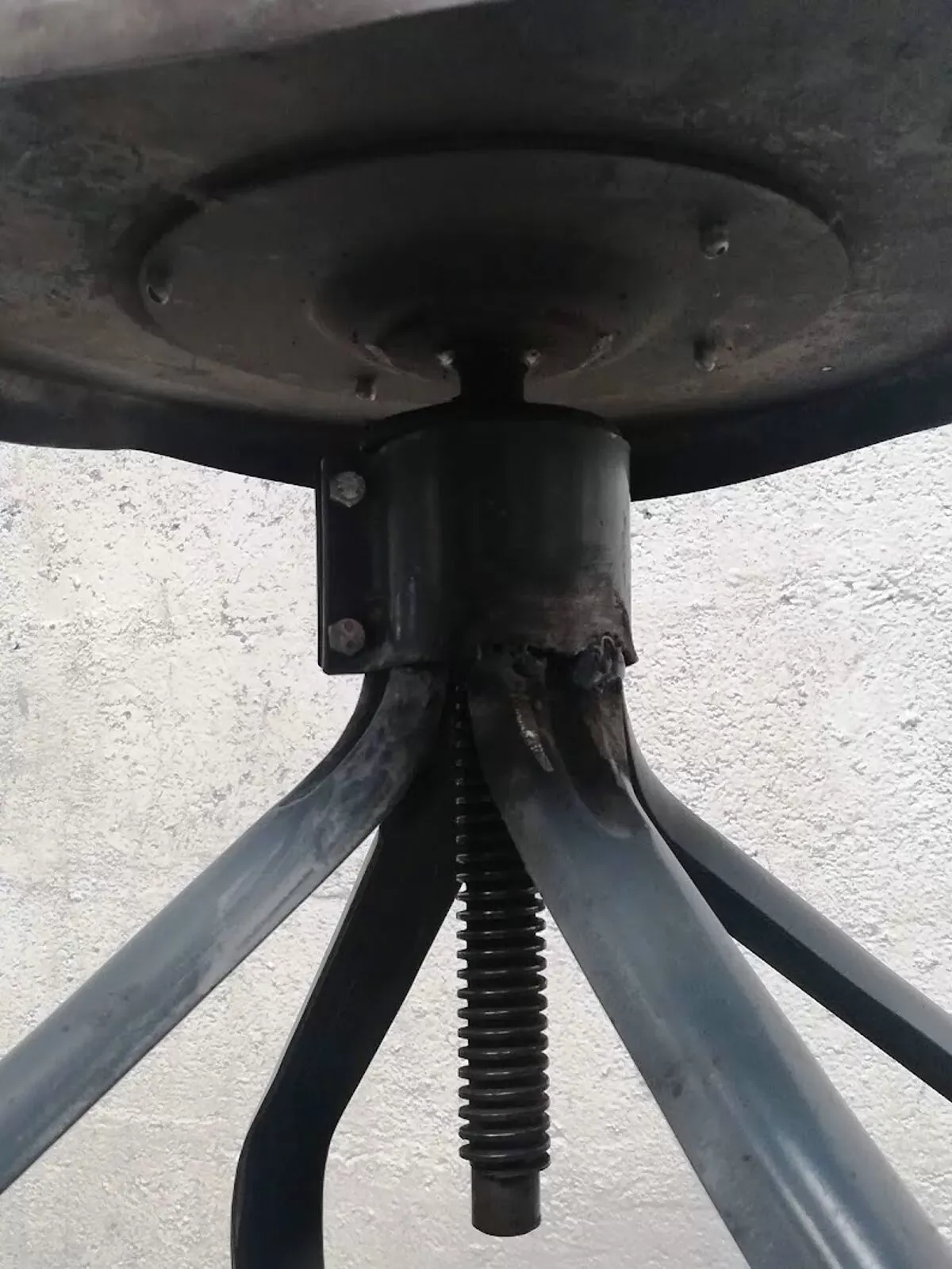 Illustration numéro 3 du produit Tabouret d'architecte Flambo