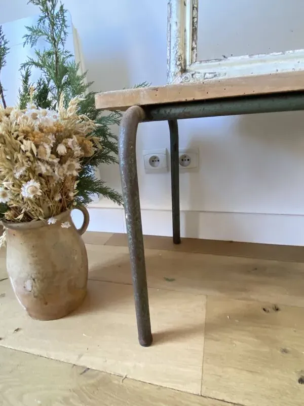 Illustration numéro 3 du produit banc d'école patiné