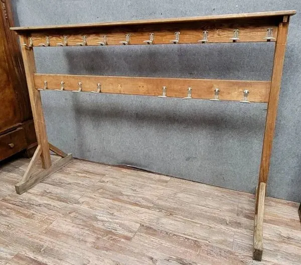 Illustration numéro 3 du produit Porte manteaux d'ecole époque Art Déco vers 1940